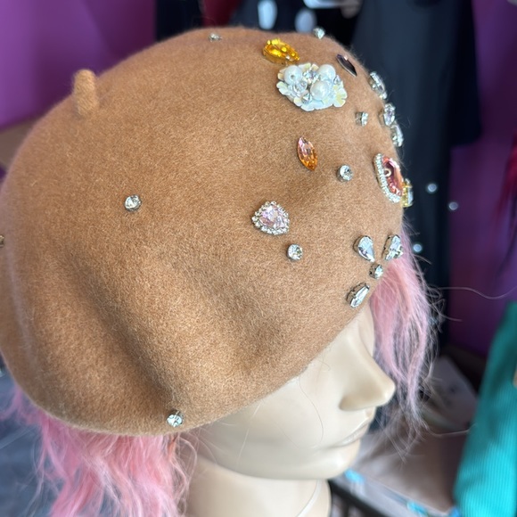 Classic French Style Beret - Picture 2 of 2